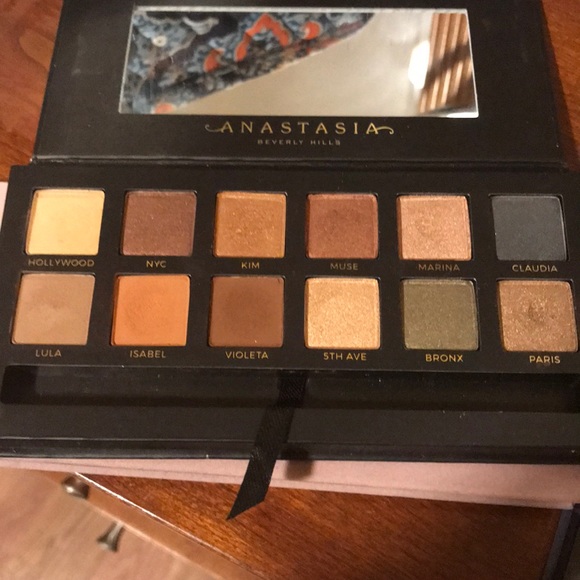 Anastasia bundle - Picture 4 of 5